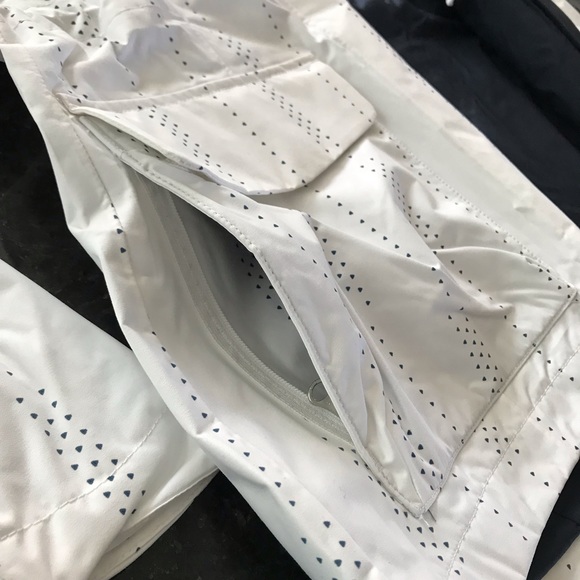 New The North Face Womens Wynes Quad Pocket Jacket, White & Navy Hooded Coat, M - Picture 7 of 16